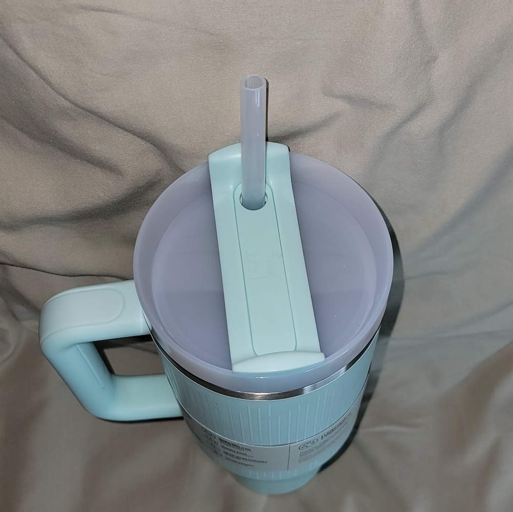 NEW 40oz Soft Rain Mint Stanley 2.0 Quencher Exclusive New in Box!! - Picture 4 of 9